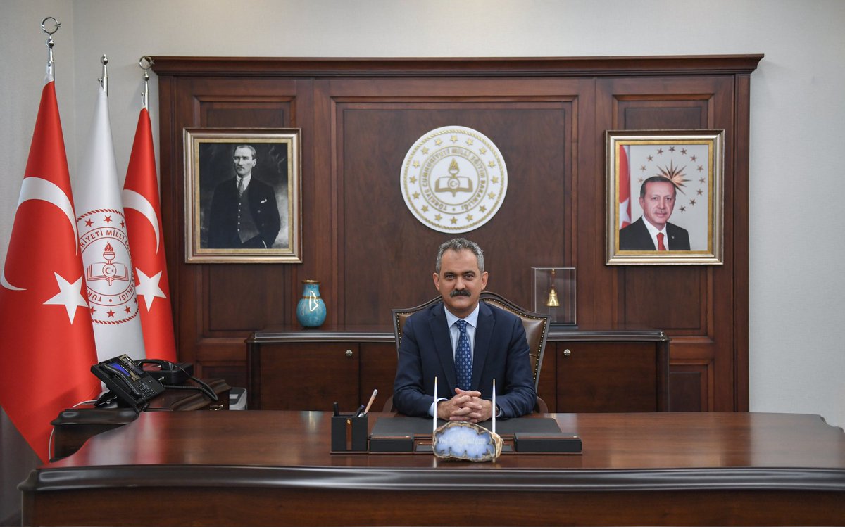 20 Bin Yeni Öğretmen Atanacak

Bakan Özer: Her zaman öğretmenlerimizin yanında olan Sayın Cumhurbaşkanımız Recep Tayyip Erdoğan’a verdiği atama müjdesi için şükranlarımızı sunuyoruz. Atama takvimini en kısa sürede açıklayacağız. Öğretmen adaylarımıza şimdiden hayırlı olsun.