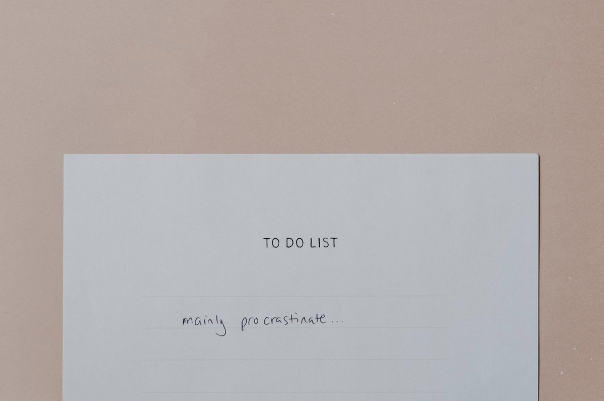 jspector's tweet photo. Want tomorrow to be the most productive day you've had in months?

Just take 5 minutes in the morning to do a few simple things.

(And not have your To Do list look like the one below!) https://t.co/KQNVR2L1SC