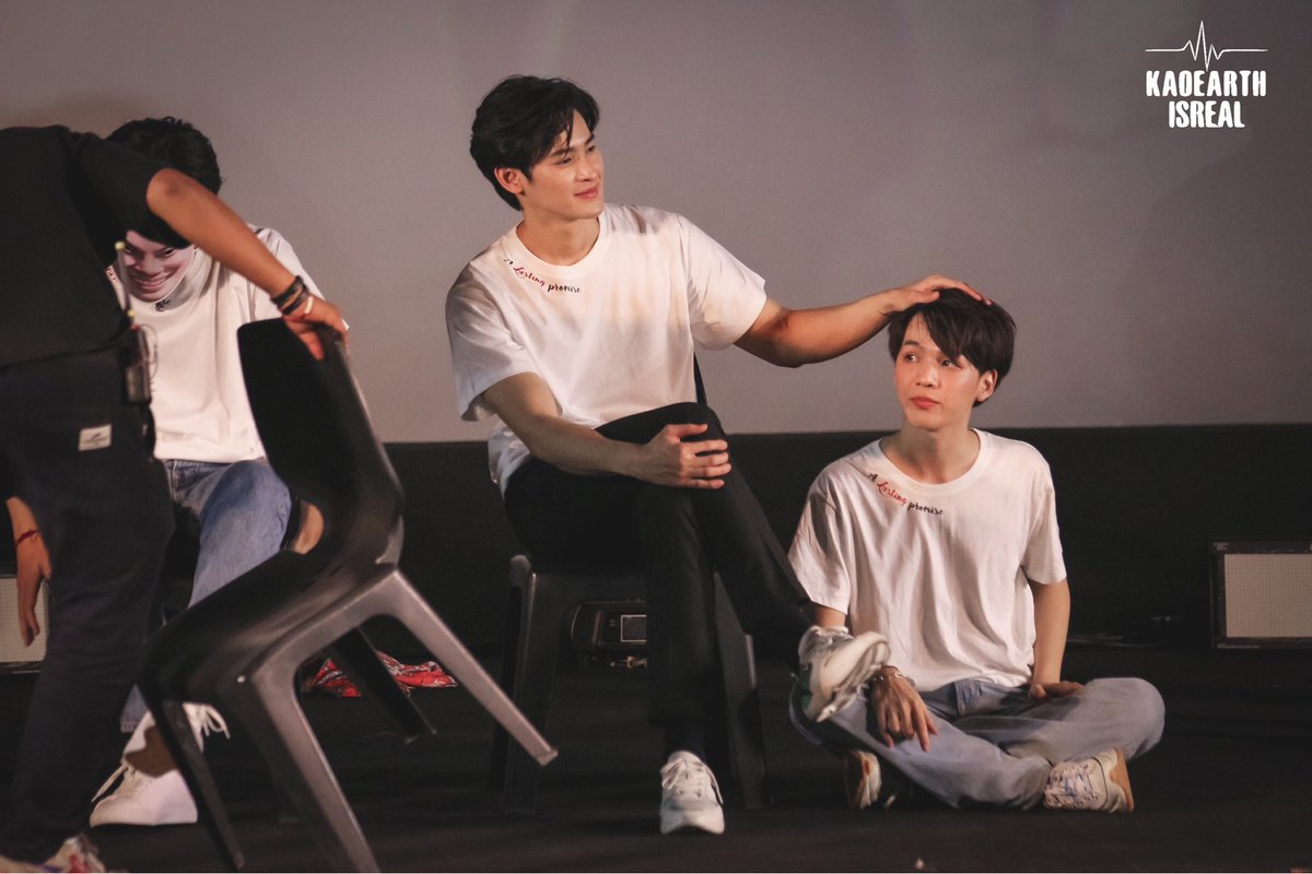 JaMeeNineHeart's tweet photo. ถึงจะมี #เก้าอัพ #KaoUp และ #แซนต้าเอิร์ธ #SantaEarth
แต่เราก็ยังค��ดถึง #เก้าเอิร์ธ #KaoEarth เสมอ ซัพพอร์ต​ทุกๆคน ทุกๆผลงานนะคะ✌️
#ไนน์ฮาร์ท #NineHeart #งุ้งงิ้งๆของนพเก้า #number_9th​ #แคร์รอตของคุณกระต่าย #cooheart https://t.co/xFjApAtbxG