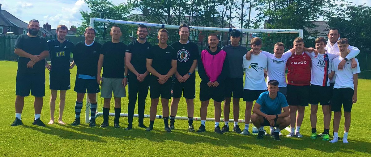 MrAyres_StJ's tweet photo. A great kick around with some wonderful @stjulianspost16 Post 16 students! 💪🏻⚽️
Teachers with the bragging rights with a comfortable 4-2 victory! 🙌🏻 

Mr Thomas (4) goals 👏🏻⚽️

Shout out to @LewPJohnson for referring! 👍🏻
It’s been a pleasure gentlemen! You will be greatly missed. https://t.co/uvLU6b3IZj