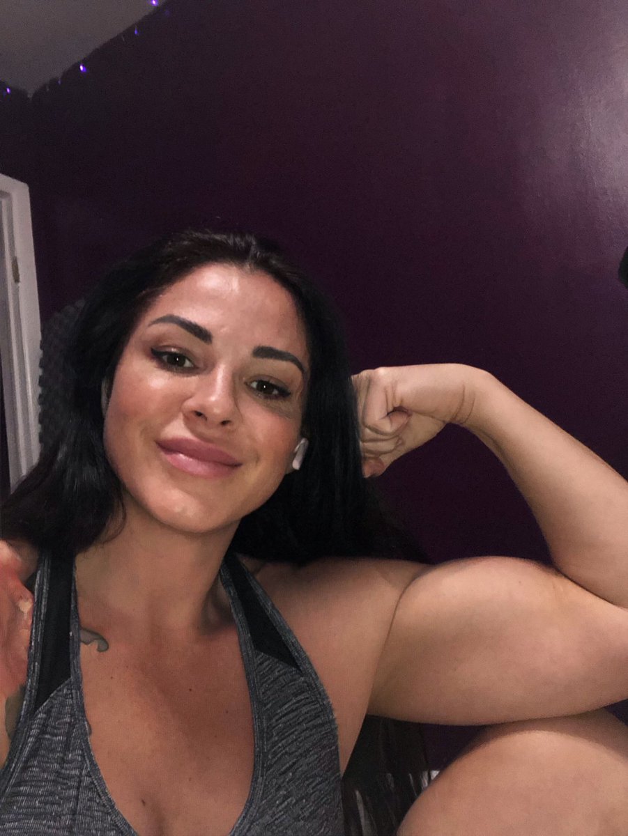 AngelicaKo3's tweet photo. #armwrestling #armstrong #armwrestlingwoman #bicep #wrestlerwoman #strongwan #muscles #muscleworkship #musclewor #musclelover https://t.co/372HM2EHgH