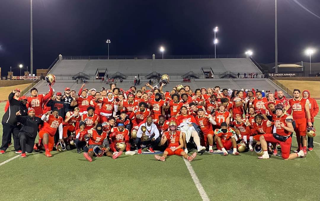 Thamannjr's tweet photo. Lubbock Coronado is looking for a couple hard working coaches to join our football staff. Come be a part of  something special. #Ohana @Matt_Stepp817 @806hsscmedia @RandyRosetta https://t.co/guH710notN