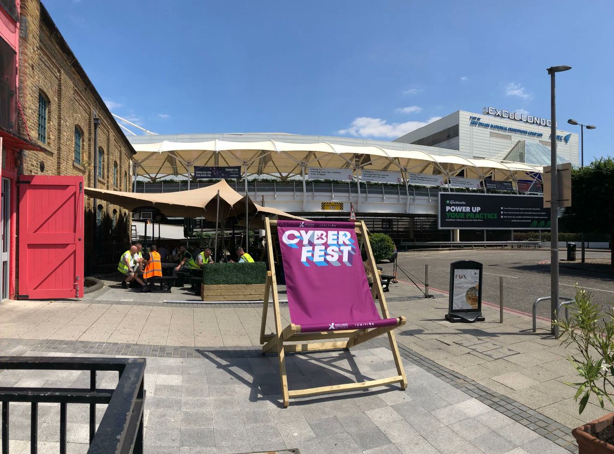 EventifyUK's tweet photo. 2/4 We used @proaktivevents to build the marquee which also included branded bunting, festoon lighting, a rustic wooden pallet bar and a giant branded deckchair – which all added to the festival #eventtheme & made great branded photo opportunities 📷
#eventideas #eventplanning https://t.co/rrtxxKPdEQ