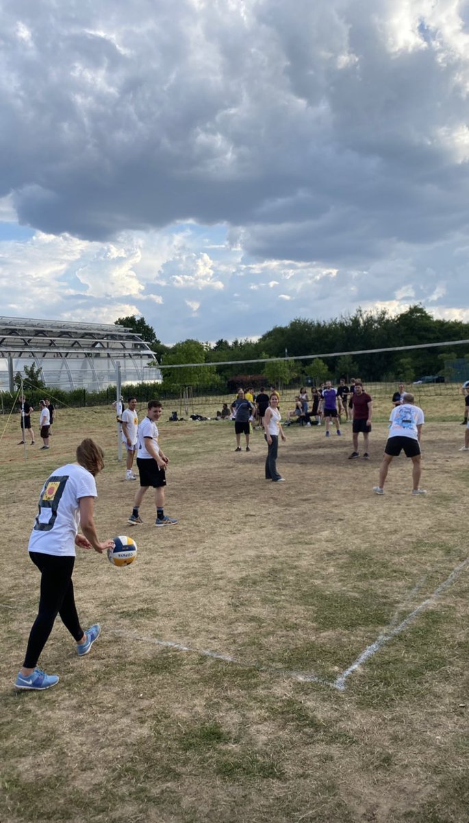 The Morgner Lab took part in a volleyball tournament and came in a proud 4th place.🥳 Many thanks to the students of the chemistry department for the great organisation of the tournament! We had a lot of fun and are looking forward to taking first place next year.😜