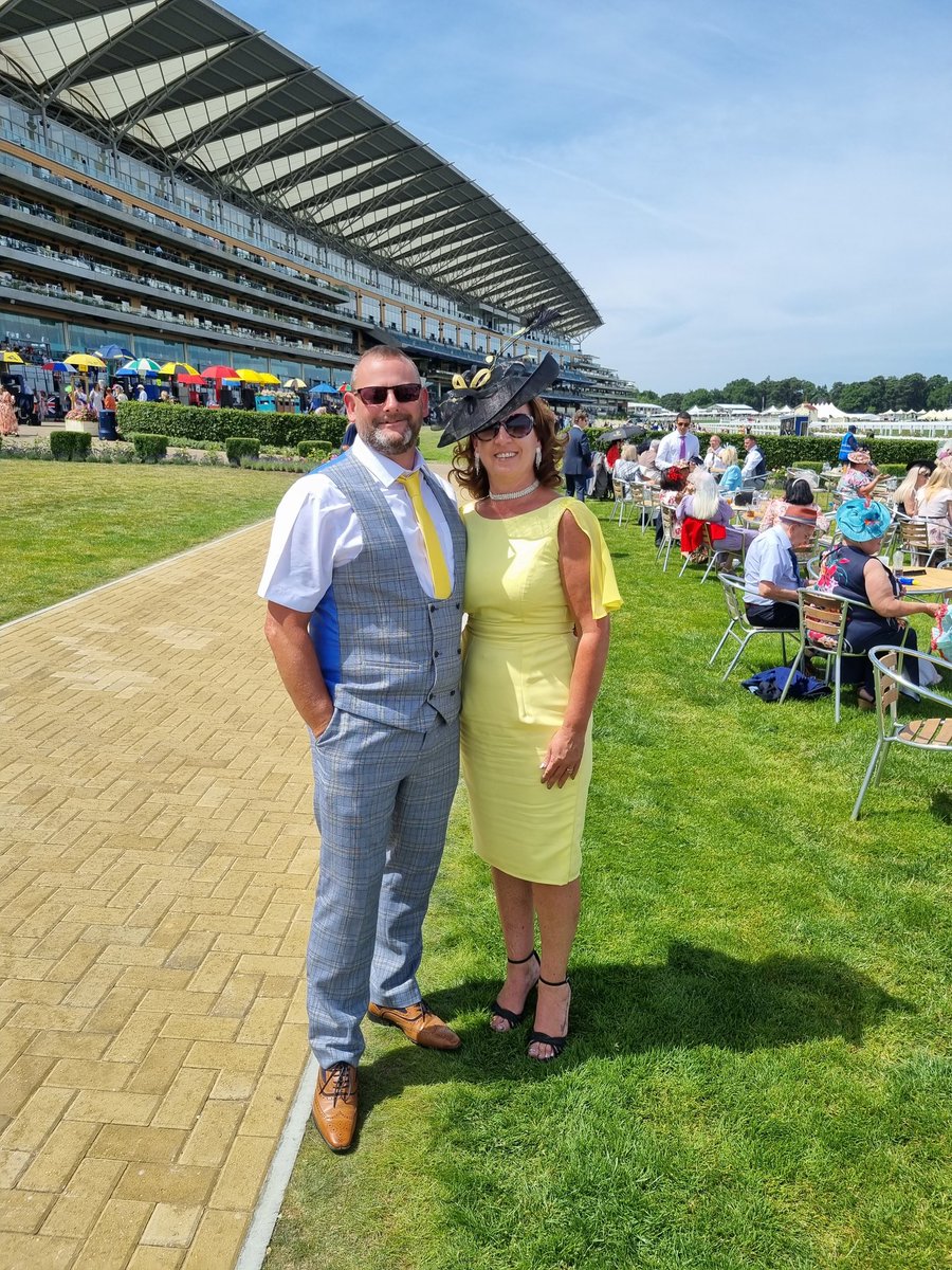 SherryBlinston's tweet photo. @Chantilly_bloom finally got chance to wear my bespoke CB dress again for Royal Ascot races 💛 https://t.co/BvEXHBilqk