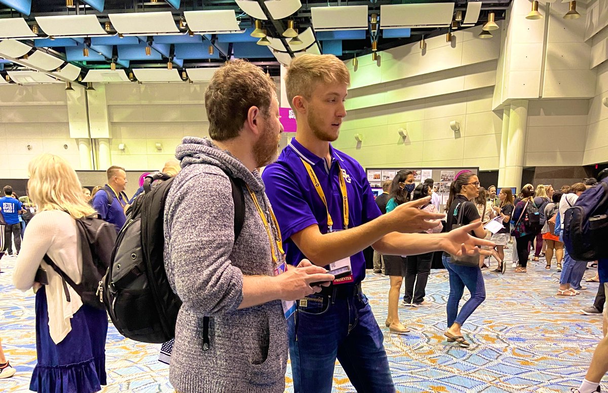 STLPKentucky's tweet photo. 2022 @STLPKentucky 9-12 State Champion, Eli Dotson, captured the audience during his #ISTELive2022 session. His passion for learning, leading &amp; innovation shined through as he proudly represented  @BGISD and @KyDeptofEd in New Orleans. Great job Eli! https://t.co/zsWew3iieK