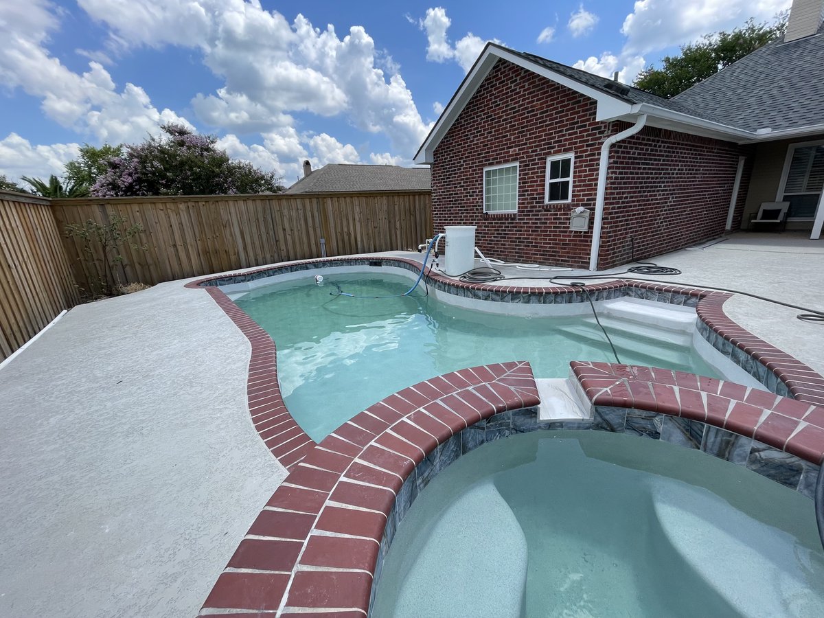 LucasFirminPool's tweet image. It may look brand new, but this pool just got a little facelift with some replastering! Is your pool looking a little tired and dated? Replaster may be an ideal option. Give us a call to learn more! #replaster #swimmingpool #pooldesign