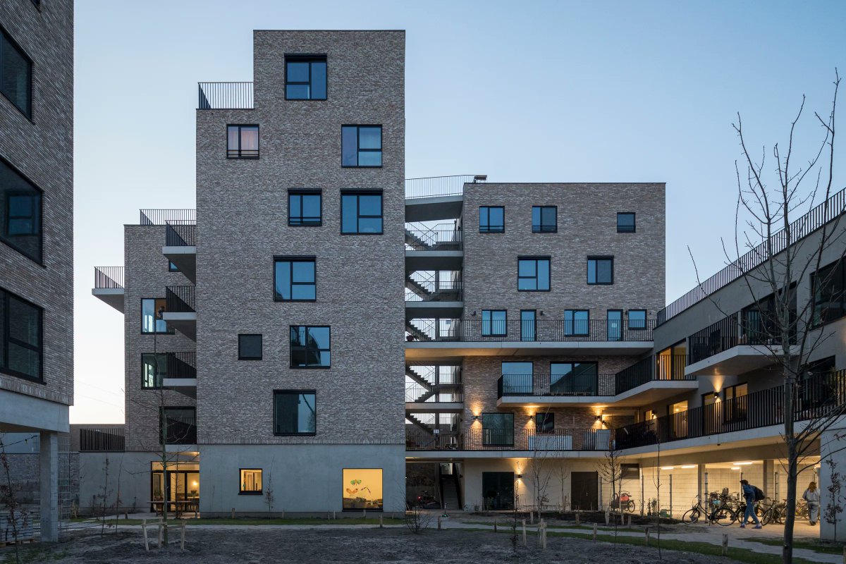 archinect's tweet photo. Ghent's new Bijgaardehof complex completes a collaborative vision of social housing and city life 

https://t.co/4XhvUreOs4

#SocialHousing #BelgianArchitecture https://t.co/rIBobfpRCE