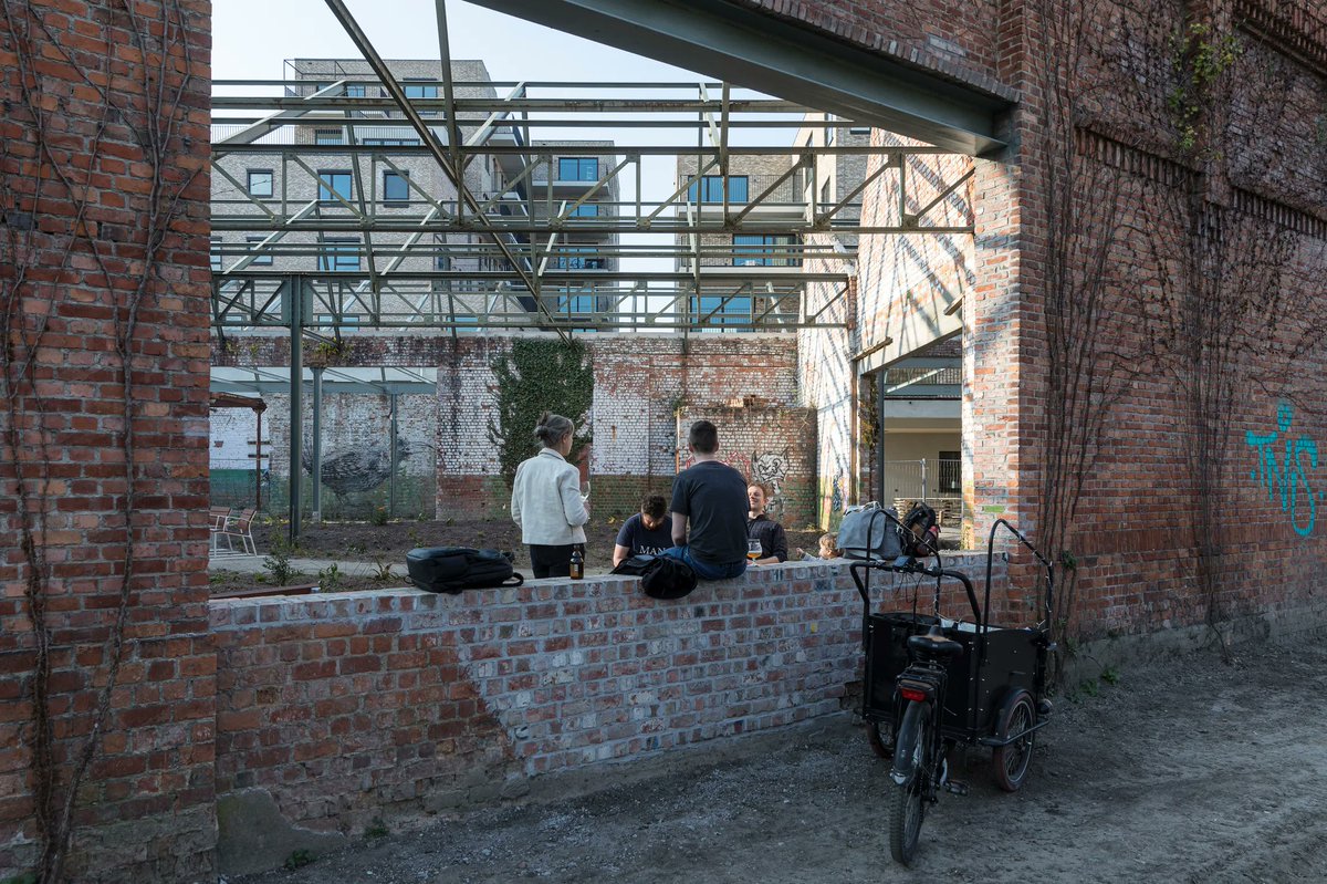 archinect's tweet photo. Ghent's new Bijgaardehof complex completes a collaborative vision of social housing and city life 

https://t.co/4XhvUreOs4

#SocialHousing #BelgianArchitecture https://t.co/rIBobfpRCE