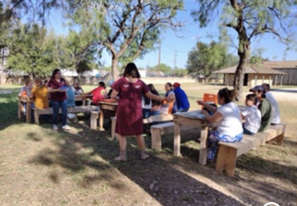 PalomaVV_Mx's tweet photo. El sábado 25 de junio la Cónsul @Jo_annaG recibió visita de Brenda Gunter, alcaldesa en @CityofSanAngelo en la Gran Feria cultural, de salud y por la Familia de @ConsulMexDelRio con las #VentanillasComunitarias en #FortConcho @cxnsa #HispanicHeritage #DowntownAssociation @SRE_mx https://t.co/EDb9fopgf6