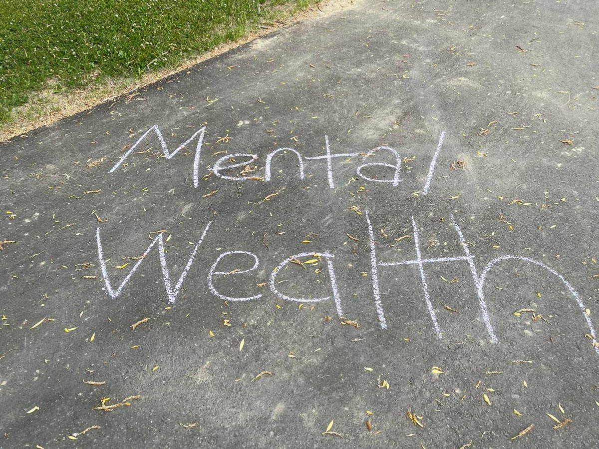 RideGB's tweet photo. Nothing says #MotivationMonday like the inspiring sidewalk chalk messages from yesterday's #RideDontHide event at Kelso Beach Park!  What great reminders to uplift our spirits and give us a nudge to believe in ourselves and our life journey.  Remember - you are AWESOME!  💙💚 https://t.co/CpRkVstjkr