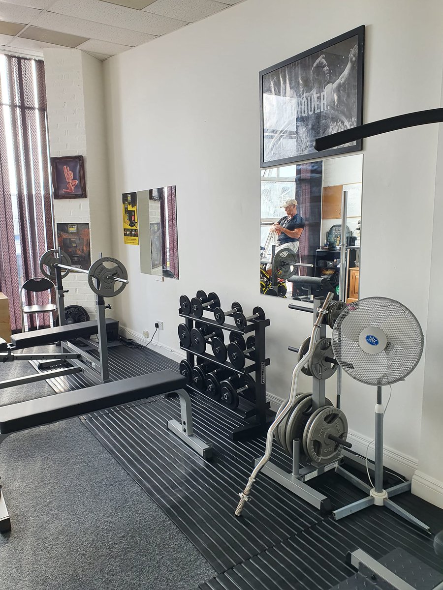 Malcolm4Fitness's tweet photo. Canvey's new state of the art PT studio now open and all week I'm doing free training taster sessions! Come along, details on website! You will need to book an appointment. Appointments available 6 am to 9 pm every day! No obligation :) 
https://t.co/Ch0toXudOg #personaltrainer https://t.co/bz7gr7QDT0