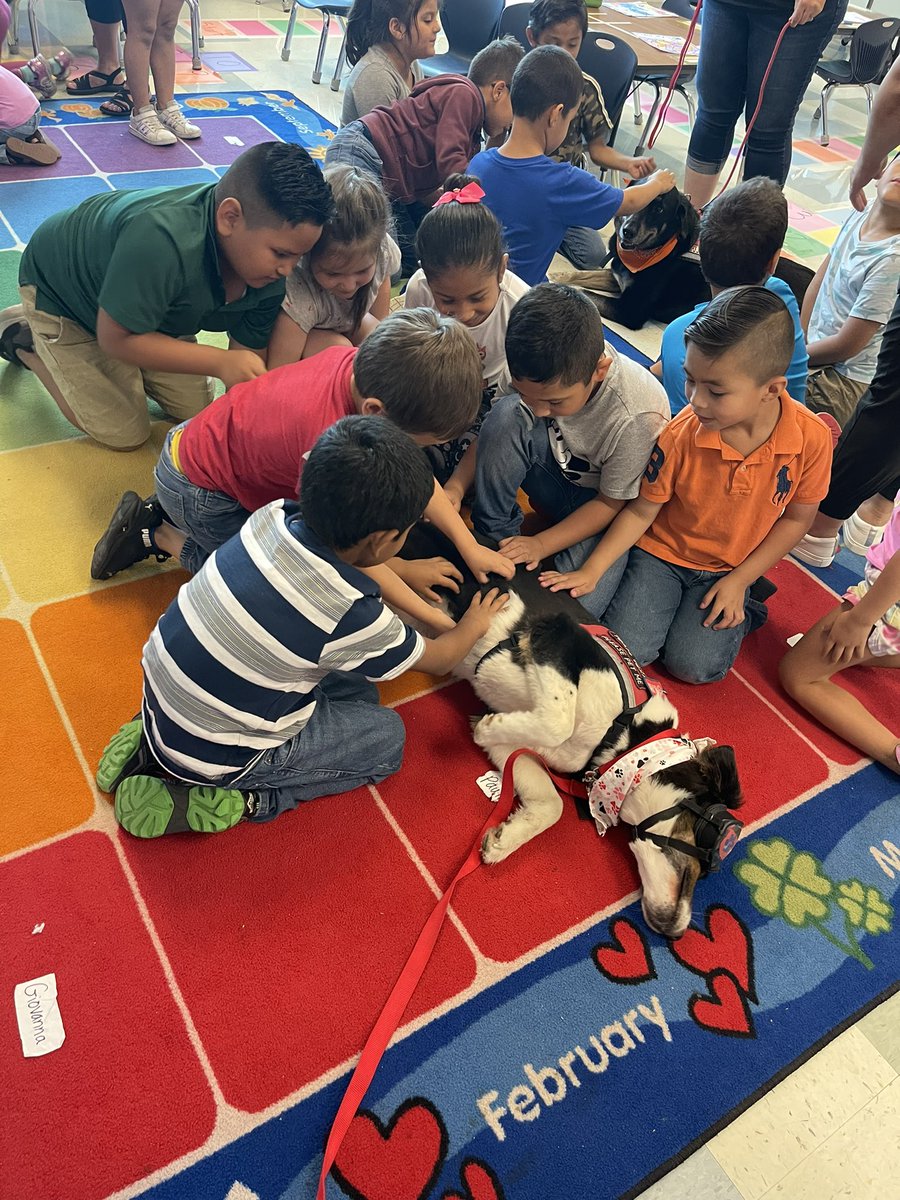 ValerieArechiga's tweet photo. Summer school fun with @GoTeamTherapyD !!! Thank you Mrs. Brand for arranging this fun activity for our kiddos!! #bilingualsquad #summerlearningfun @ZoniLOPEZ @CCISD https://t.co/Y0mffc61GL