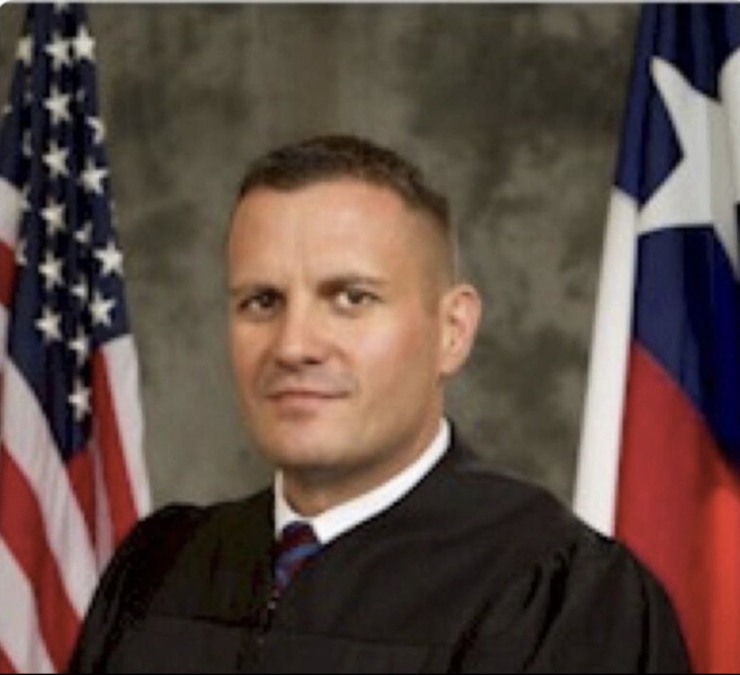 This is Federal Judge Mark Pittman from Texas. He is responsible for forcing Pfizer to release internal documents they wanted sealed for 75 years. True Hero! ❤️💪🏻🇺🇸