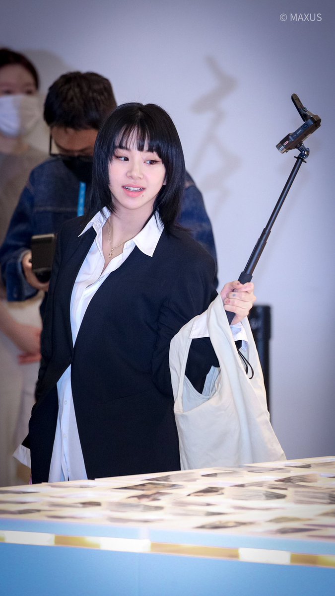 chaeypics's tweet photo. rich CEO vibes https://t.co/vPf6XmL0UR