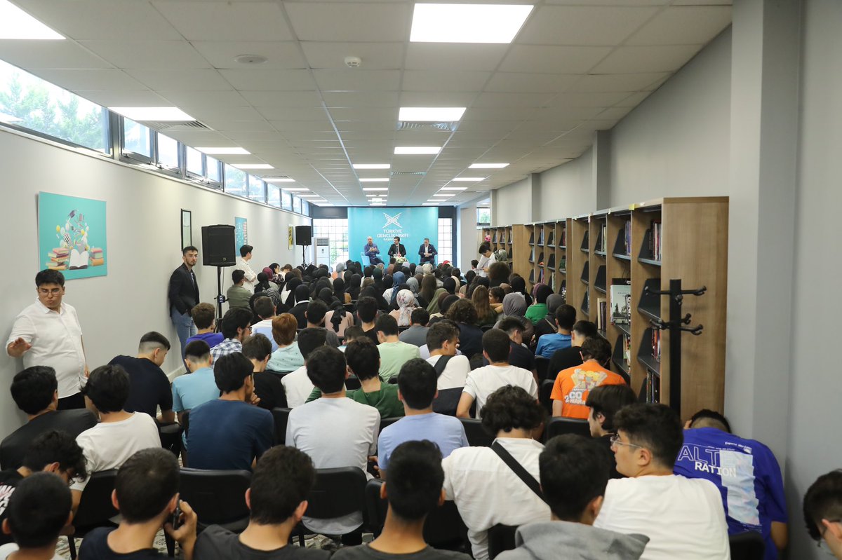 Dünya Etnospor Konfederasyonu Başkanı Sn. Bilal Erdoğan ile birlikte TÜGVA’lı gençlerimizle buluştuk. 

Fırtına gibi esen, ülkemizin yarınlarına dört elle sarılan ve daima zirveyi hedefleyen gençlerimizin enerjisine doyum olmadı.