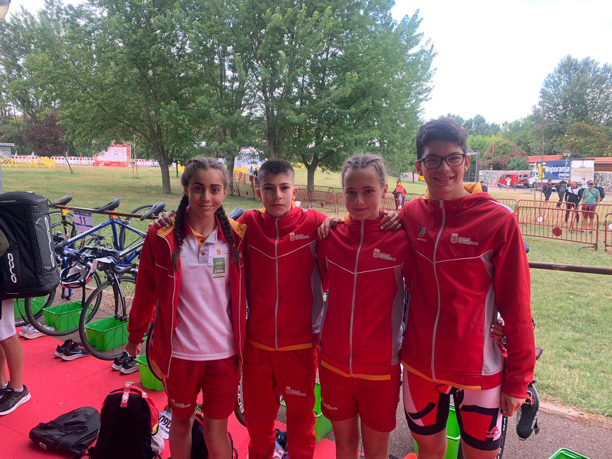 TriLaguna's tweet photo. 💙Variado e intenso fin de semana para nuestro deportistas desplegados por toda la zona norte de nuestro país.

🏁 Campeonato de España de Triatlón por Autonomías Escolar
🏁 Triatlón de Palencia
🏁 Triatlón internacional de Donosti

ℹ️https://t.co/XVdTsLPoaw

¡Seguimos!
#ATTR https://t.co/LRQwg1DSlf