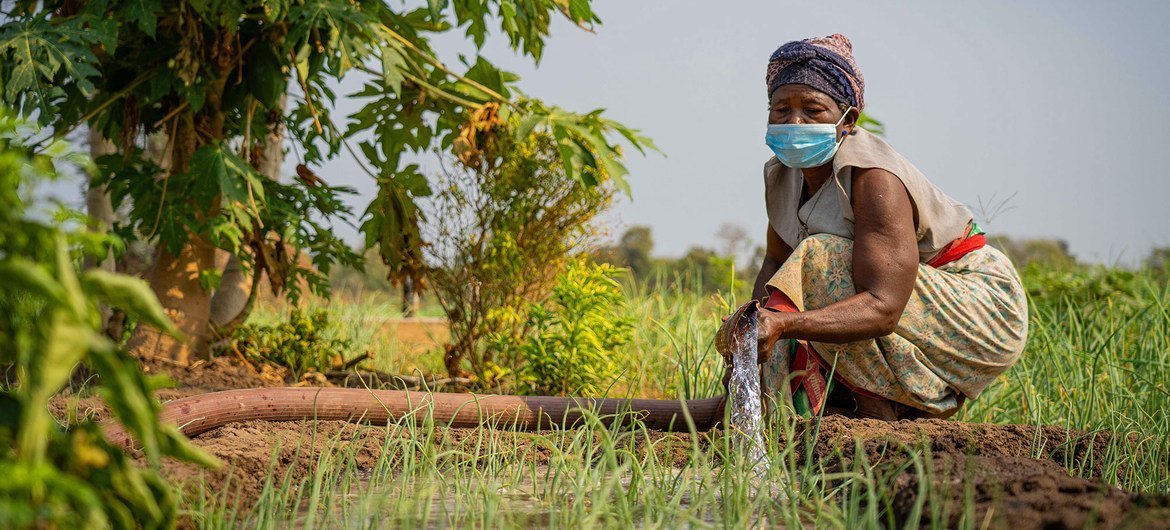 OlumideIDOWU's tweet photo. The largest weight of the effects of #CC falls on African women & youth. They are the best hope for a clean, wholesome, & sustainable world on the entire π. Women should have access to climate finance, & it must be available! #WhatHasChanged?#Women4ClimateFinance #OnlyOneEarthNG https://t.co/BKZHdthgWa