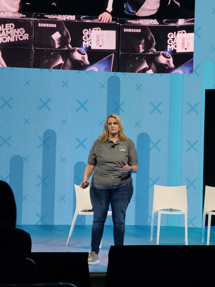 Russtheteach's tweet photo. Thank you for sharing your experience in creating an amazing esports program and creating an exciting learning environment for your students! Rockstar! #ISTELive22 @jdogmav https://t.co/Za2yjjQrSD