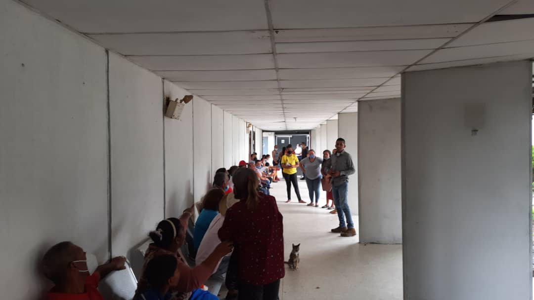 Ipasmeapure's tweet photo. hoy|| 
seguimos trabajando en el marco del 1 x 10 del buen gobierno, hablando con la gente, escuchándola, hablando del proyecto de nuestro @eduardopiate2  para construir ese Apure grande, prospero y productivo. que no es una consigna sino que es una realidad.
#nosotrosvenceremos https://t.co/HYBy9Bz54V