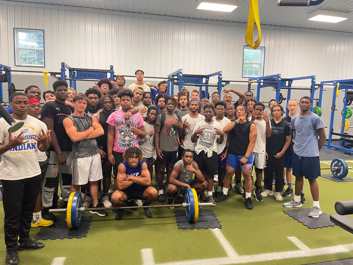 WiHiFB's tweet photo. Summer Soldiers ⛓🦾 #TRIBE https://t.co/T3BJYCVVpk