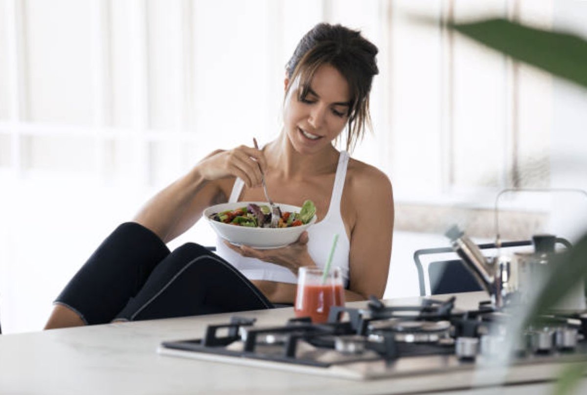 EarthToneJuice1's tweet photo. Healthy eating is a huge part of healthy living. Stop by Earthtone Natural Kitchen to get started on your healthy eating journey!

https://t.co/UUdyntARI0

#earthtonejuice #Earthtonefoods #greenjuice #healthyfood #vegan #plantbased https://t.co/QtZHHwXomg