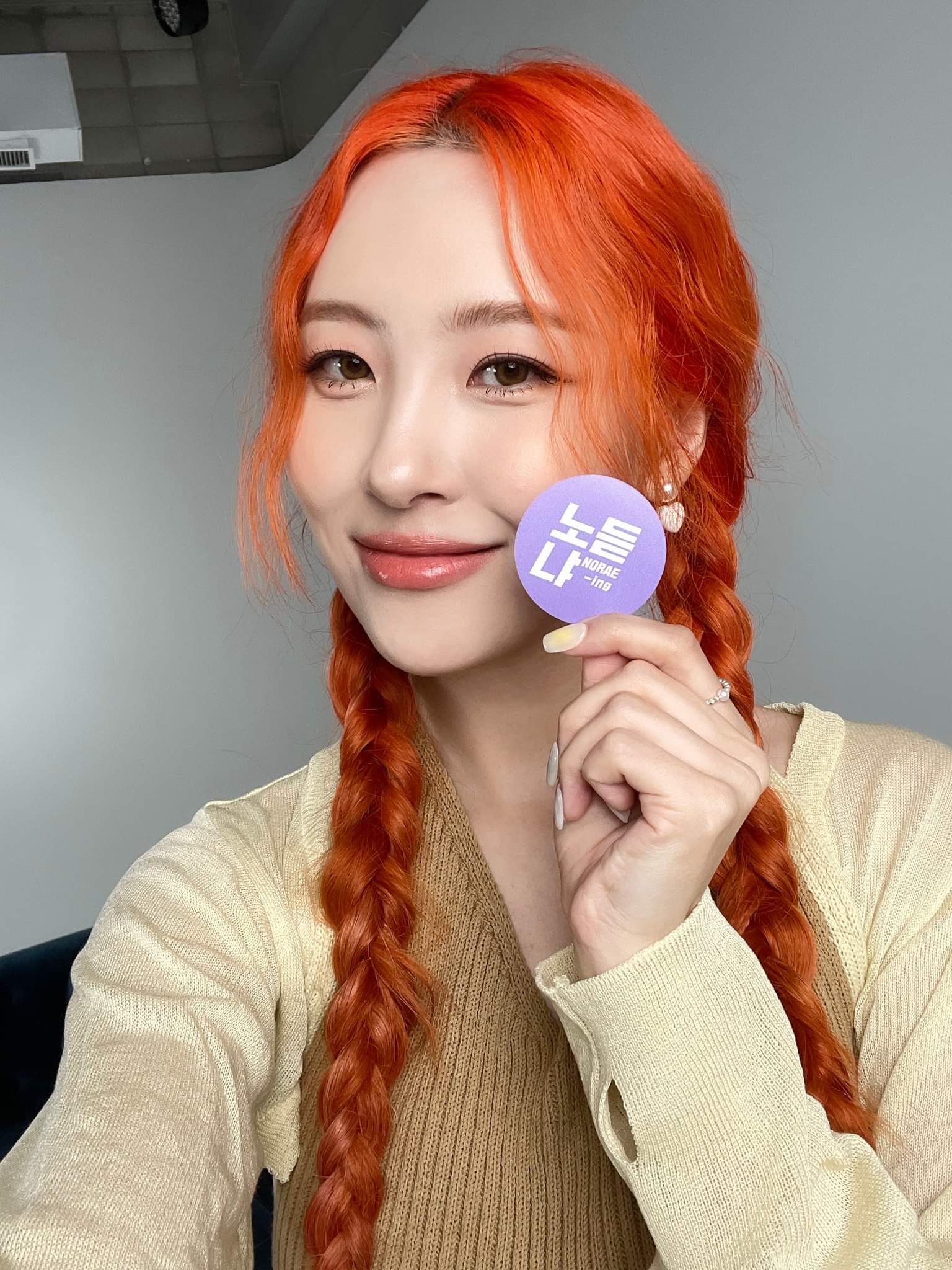 FWS19soWIAAlG-B?format=jpg&name=large