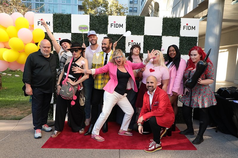 FIDM's tweet image. OMG, we are totally buggin&apos; over the outdoor screening of #clueless with Costume Designer Mona May! If you missed out on the fun, check out our saved &quot;Clueless&quot; highlight on Instagram.

#FIDMTotallyBuggin #FIDMLife #fidm #costumedesigner

Photos by Alex J. Berliner/ABImages.