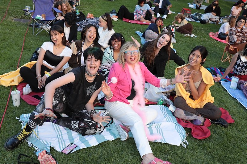 FIDM's tweet image. OMG, we are totally buggin&apos; over the outdoor screening of #clueless with Costume Designer Mona May! If you missed out on the fun, check out our saved &quot;Clueless&quot; highlight on Instagram.

#FIDMTotallyBuggin #FIDMLife #fidm #costumedesigner

Photos by Alex J. Berliner/ABImages.