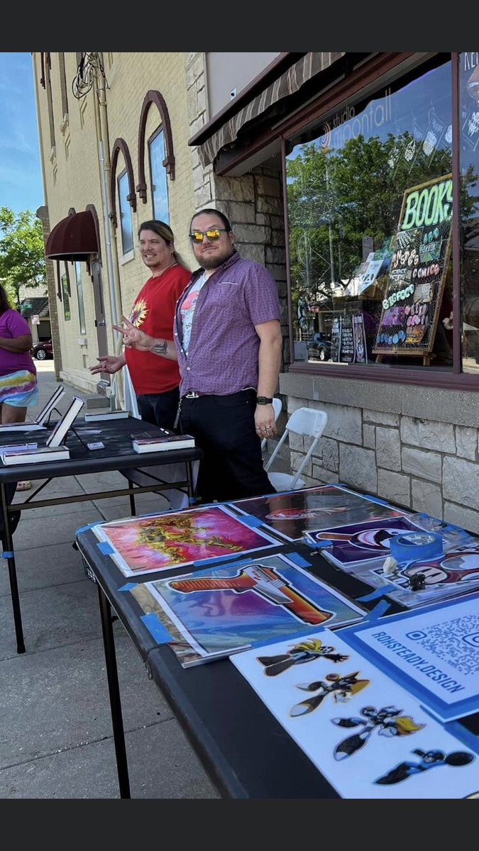 GatesOfDivinity's tweet photo. Very fun & successful day at #StudioMoonfall for us here at @GatesOfDivinity Thanks for having us & we look forward to the next #author spotlight in #kenosha #wisconsin #WritingCommunity #FullHouse #writerslift #AuthorsOfTwitter https://t.co/yF3AF7sKbB