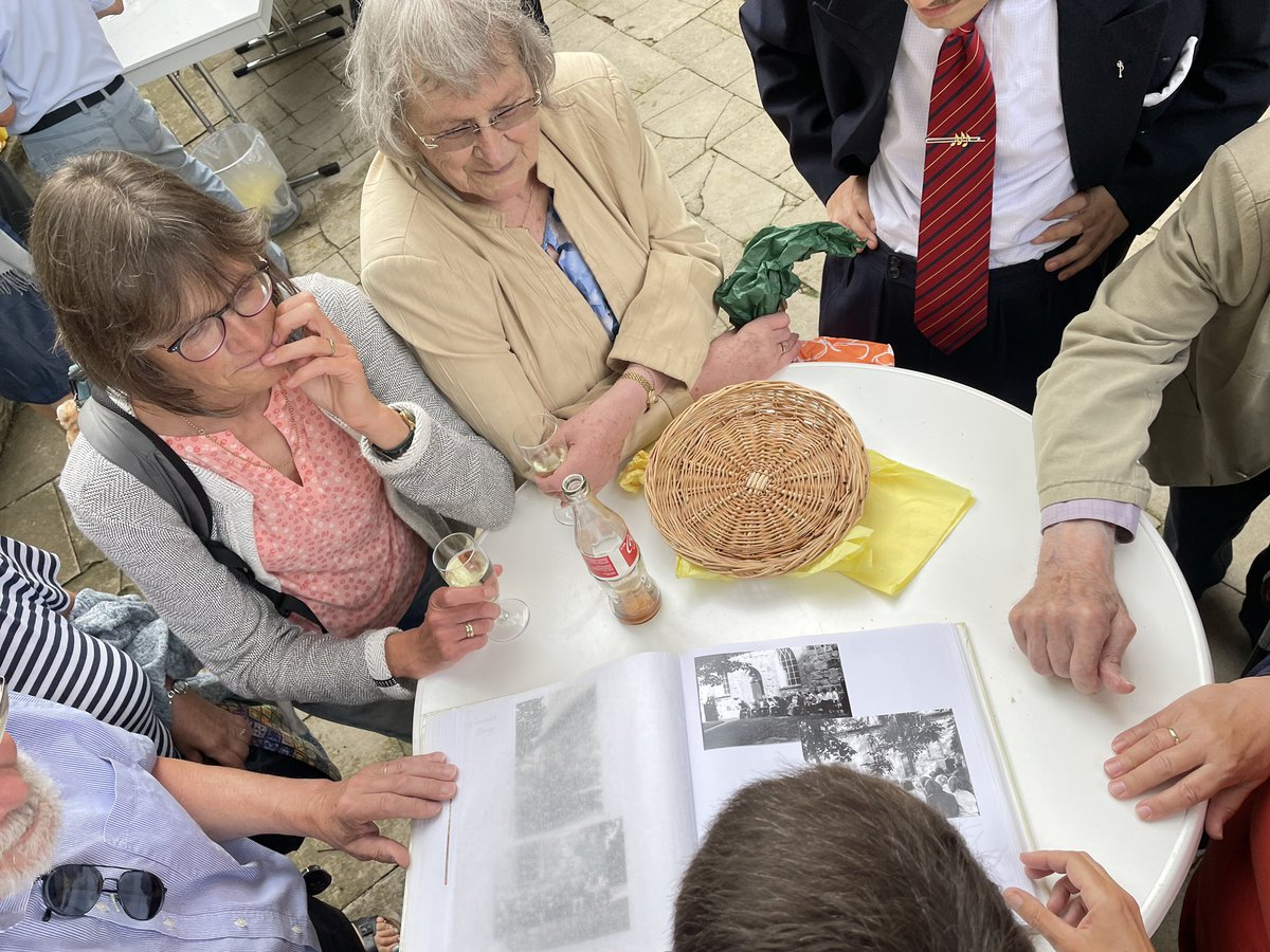 h4land's tweet photo. Eine ganze Stadt feiert:
#100Jahre #Posaunenchor #Oldenburg i. Holstein 🎉
Dabei entstehen nicht nur wunderbare Klänge, sondern generationsübergreifend Gemeinschaft, Traditions- & #Brauchtumspflege, lebendige #Verkündigung & immer wieder neue #Musik!
#SoliDeoGloria
#Ps150 https://t.co/eWi4tp7aLl