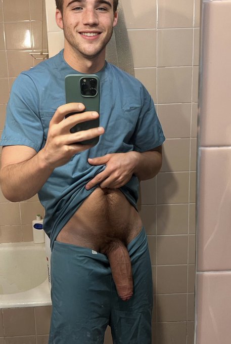 Someone in pain? Meet the hottest new doctor in town: @Dr__Enzo https://t.co/Bq8808dFHw
