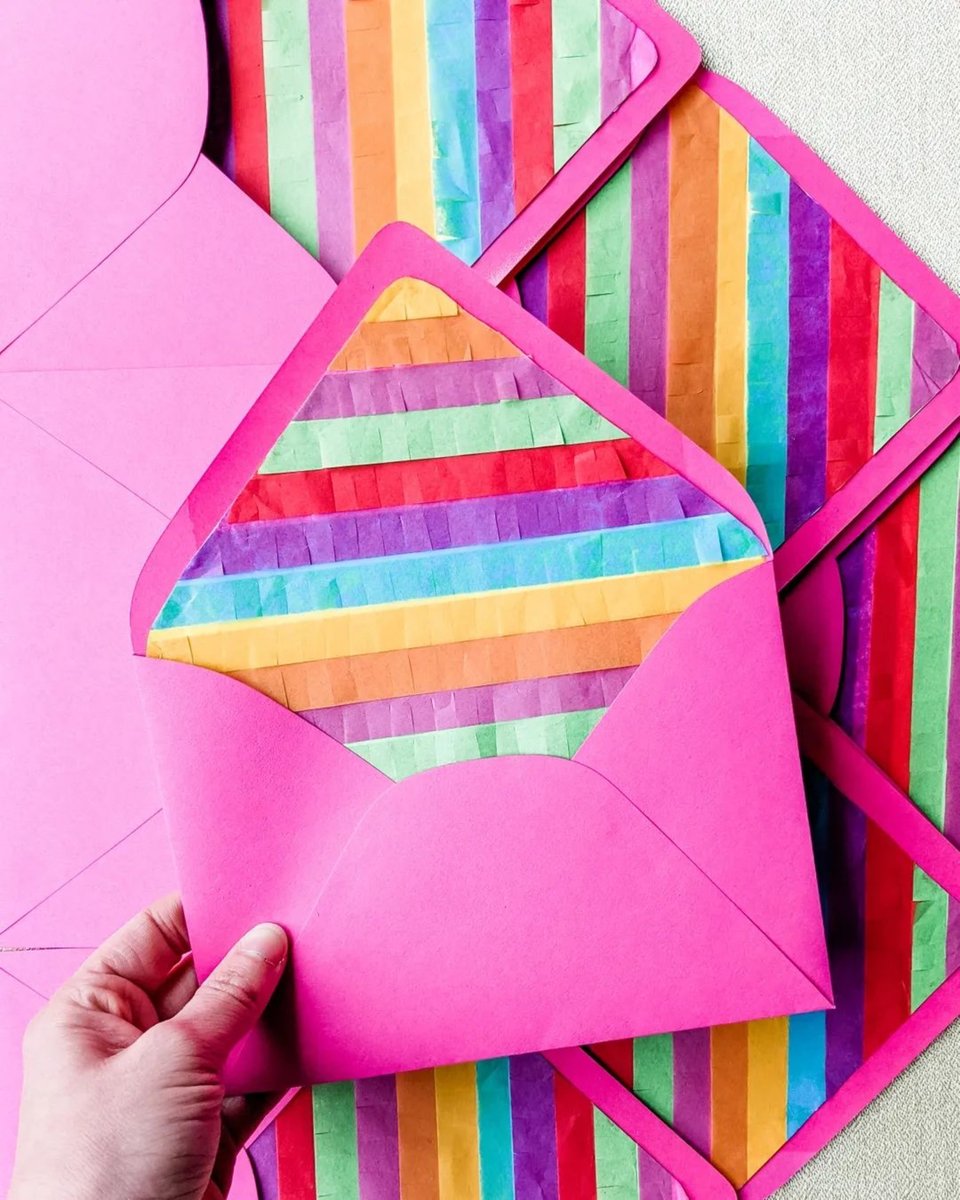 Paper_Source's tweet photo. This envelope by @loveferndesign absolutely screams ‘festive’! How do we get on the invite list?
https://t.co/bLXnPusPWa
#papersource #partyinvitations #envelopes #envelopeart #envelopeliners #birthday #celebrate https://t.co/DbZXg7t1qC