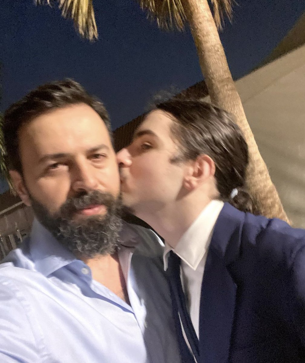 Jabal_ALHAYBA's tweet photo. #ALHAYBA | JABAL | NEWS 📰

Taim Hassan @actortaim a félicité son fils Ward Hassan sur Instagram qui vient d’être diplômé aux Émirats Arabes Unis. Il était accompagné de son actuelle femme Wafa Kilani (qui n’est pas la mère de Ward). Taim Hassan semble très fier de son fils ! https://t.co/brkLHjdzOf
