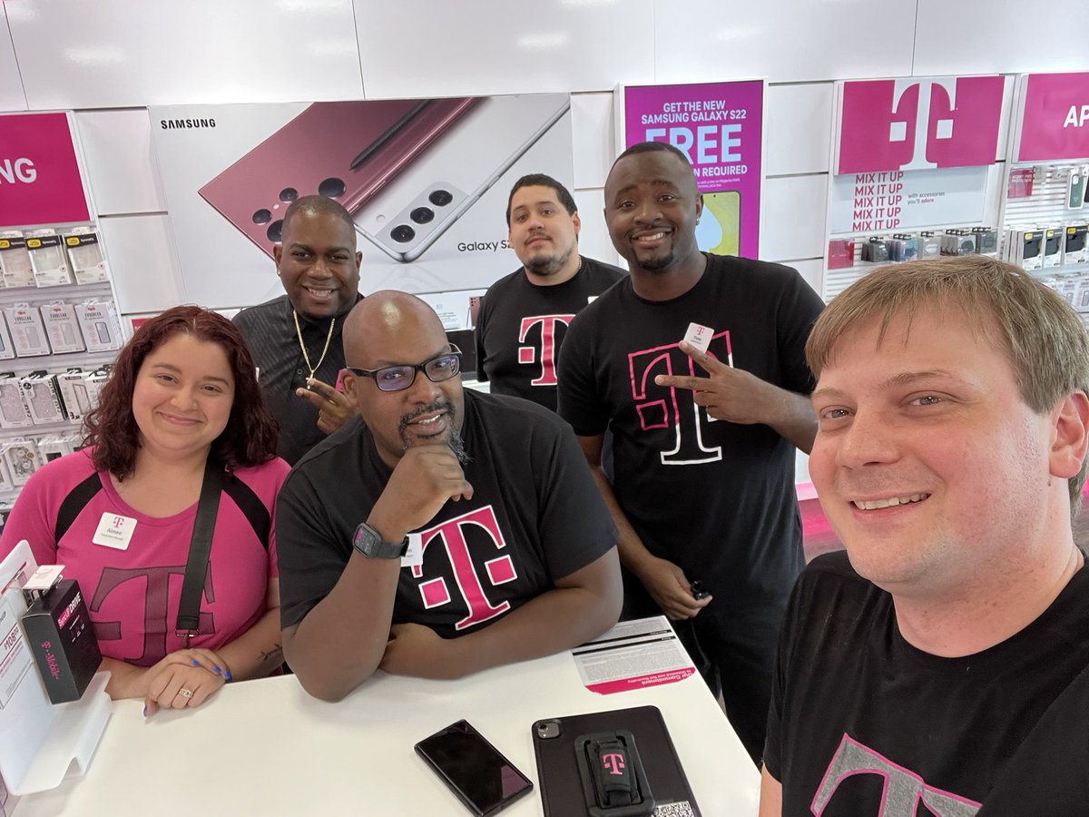 Chicopee MA! Teams win when experience coach behaviors are in full swing. Thanks for a great visit RSM Aimee and team! #leadership #coaching #retail #partnership
<a href="/Drew_505/">A.H</a> <a href="/kosmoski/">Ed Kosmoski</a> <a href="/Starandzipper/">Robin Plimpton</a> <a href="/HollyJoyRamos/">Holly Ramos</a>