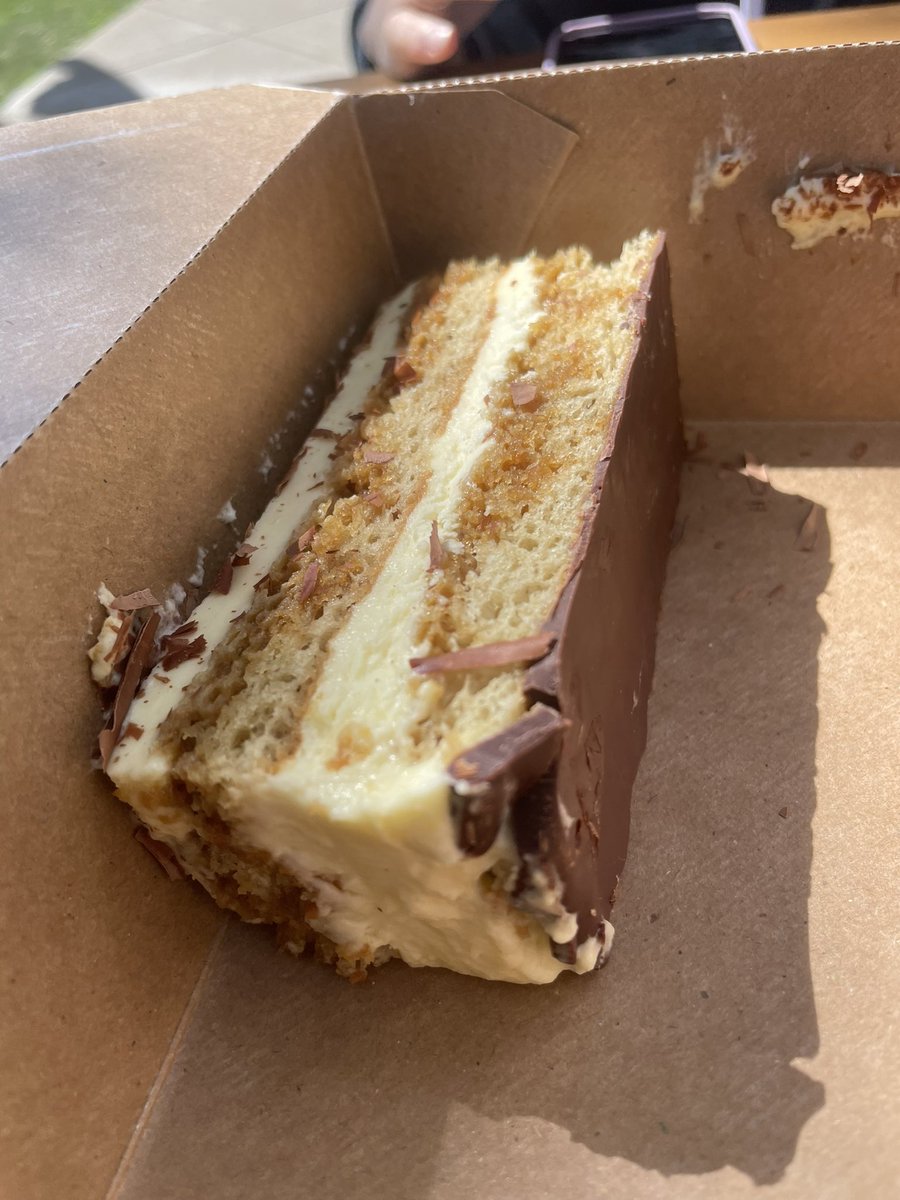 thetaralynch's tweet photo. Happy #FoodieMonday! Every week I try to hit as many local spots as possible! This week features #TheGrangeOutpost, #2ScoopsIceCream, The Mansion on Delaware Avenue, #Schneiders, Steam Whistle Brewing, @bostonpizza and @BlueJays ice cream! https://t.co/BZzzxih5qg