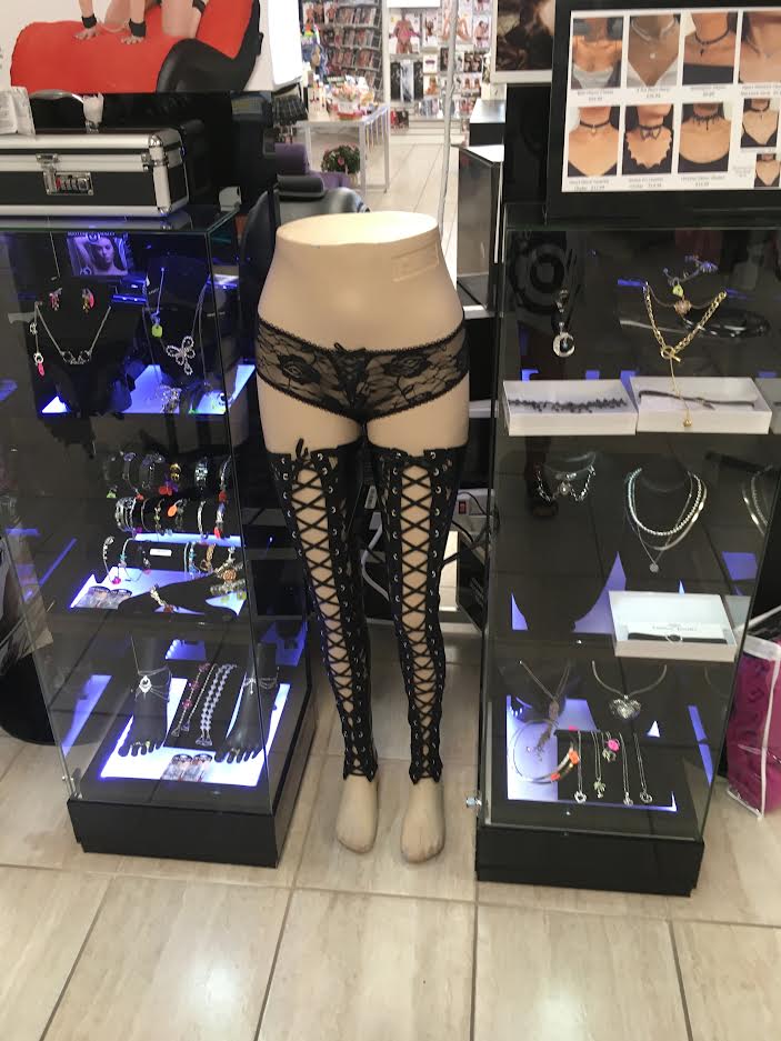 kpleasureisland's tweet image. Day Collars, Jewelry and some sexy stockings.
Yeah, we got that!
#PleasureIsland #Stockings #Daycollar #Collar