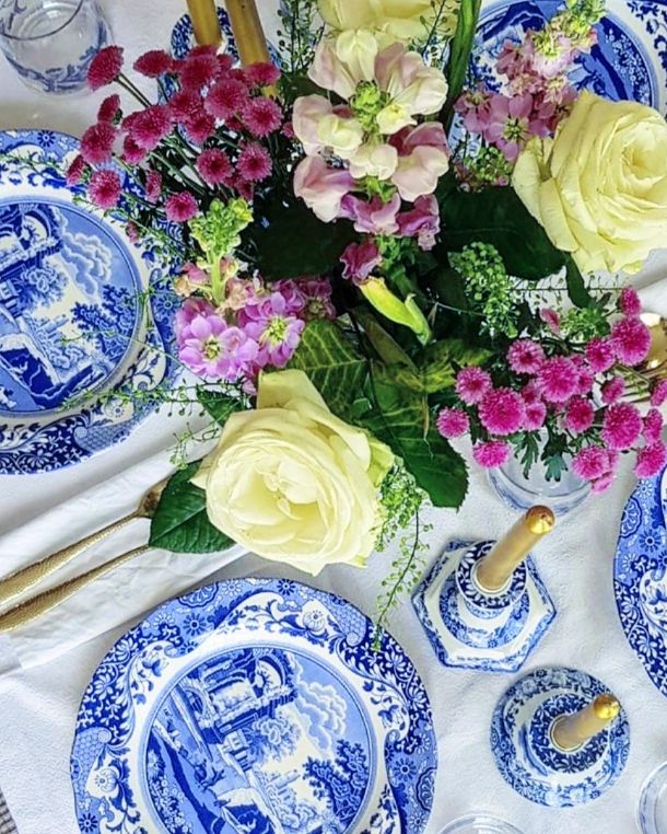 PortmeirionGrp's tweet photo. We're all for the #MondayBlues. 💙 #SpodeBlueItalian
📷: @myblueandwhitekitchen on IG https://t.co/AWJ6bwFbLR