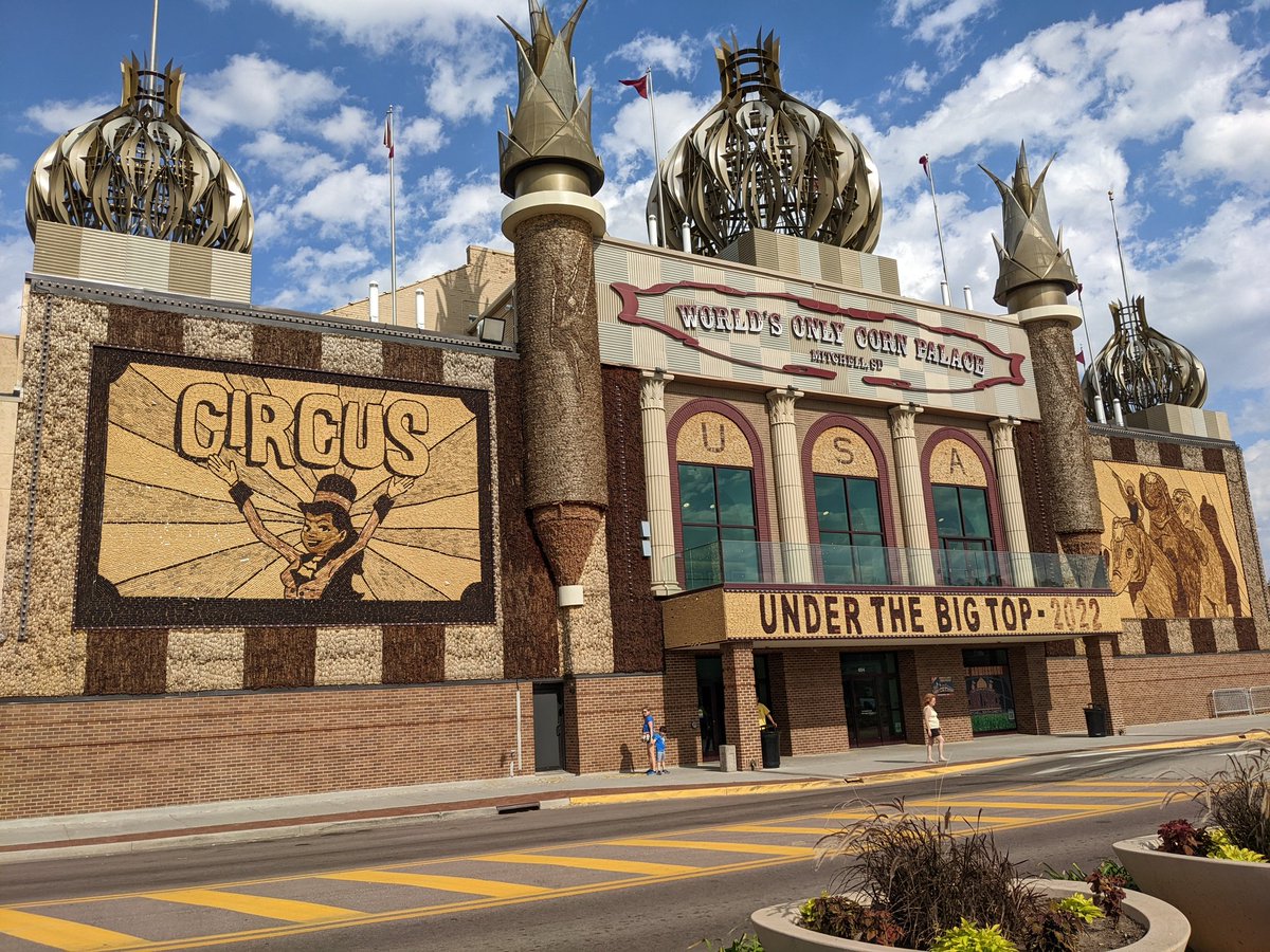 TheDohls's tweet photo. We know it's corny, but we always have to pop by the a-maize-ing Corn Palace every time we drive across South Dakota.

It's not just A Corn Palace - it's the World's ONLY Corn Palace 🌽 🍿

Love the new Under the Big Top theme, and seeing it go up on the side panel https://t.co/n7QxYcVMFf