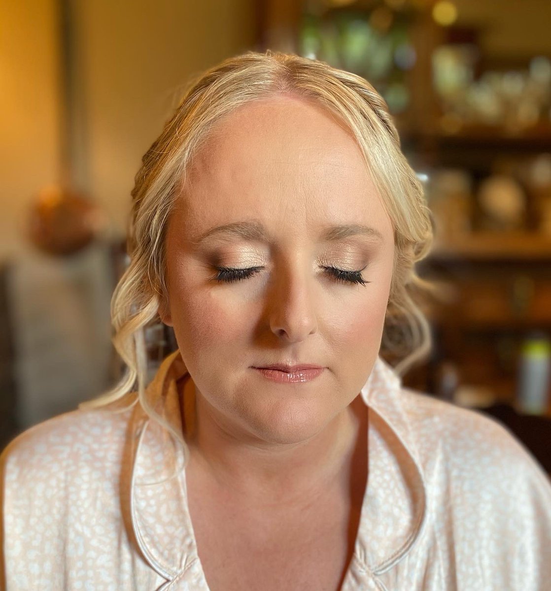 nyssaaddison's tweet photo. The vibe was soft bo-ho with glowy radiant bronzed skin in natural tones

Make-up brands @charlottetilbury @pmglabsmua @makeupbymario @marcjacobsbeauty @zoevacosmetics 

#bridalhairandmakeup #bridesmaidmakeup #professionalmakeupartist #weddingmakeup #glowyskin #naturalmakeup https://t.co/OJgUq60W5f