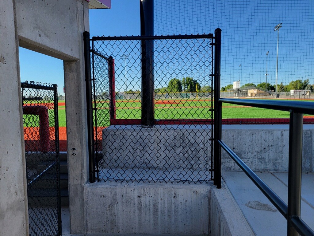 WesternFenceUT's tweet image. There's no fence too big or too small for Western fence Company. #baseballfence #backstops #dugoutfence #schoolfences #westernfenceco