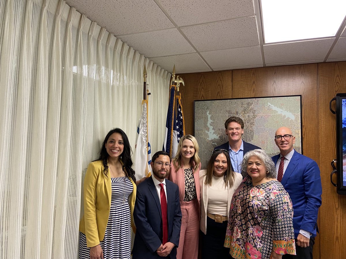 Thank you <a href="/MayorMattie/">Mayor Mattie Parker</a> for supporting a bipartisan solution to #DACA. Improving border security &amp; providing a pathway to citizenship for 11,000+ Fort Worth Dreamers is morally right and absolutely crucial to addressing labor shortages, reducing food prices, and creating jobs.