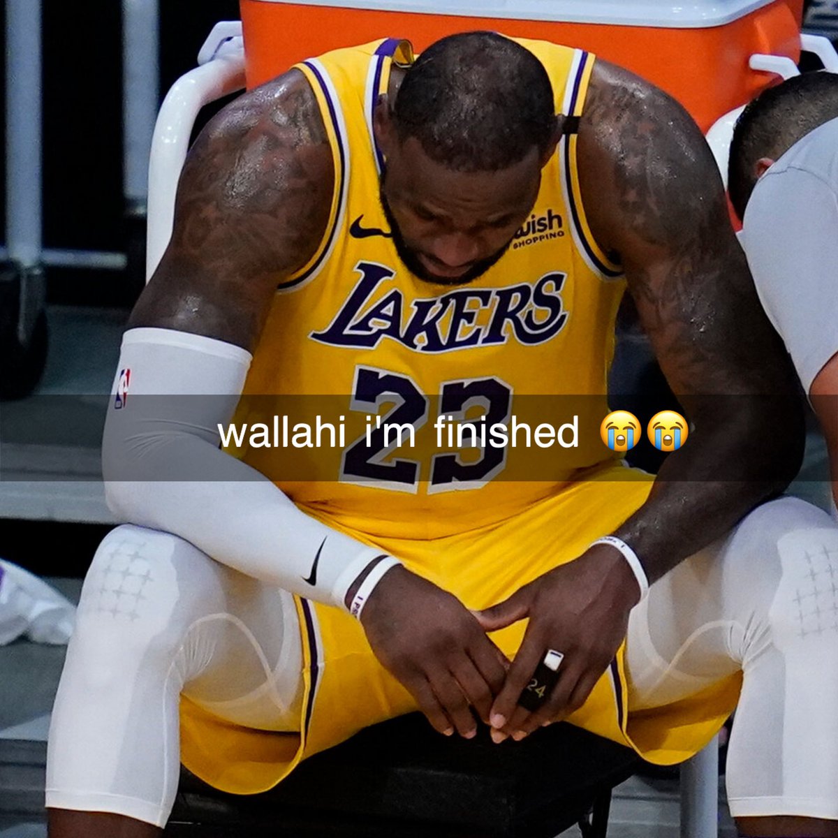 Le0verrated's tweet photo. When you can't make a new superteam to stop a 35 yr old curry from getting his 5th ring https://t.co/dGgaoFZBGG