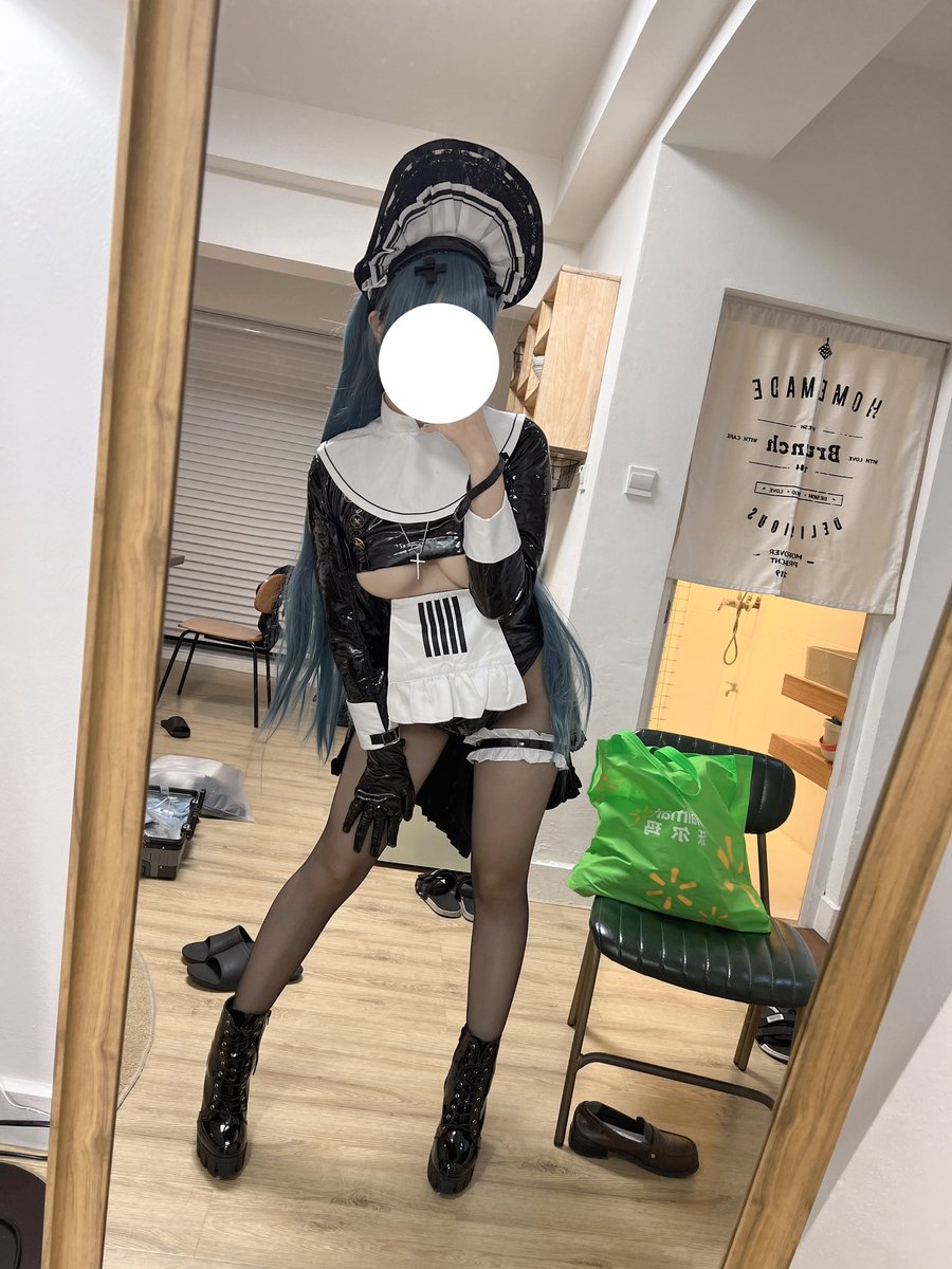 🖤
🧦@FEIENSILKY    

 #绯隐FEIEN #绯隐丝袜 #绯凡柔美隐享丝滑 https://t.co/Ok7wlbeSWk