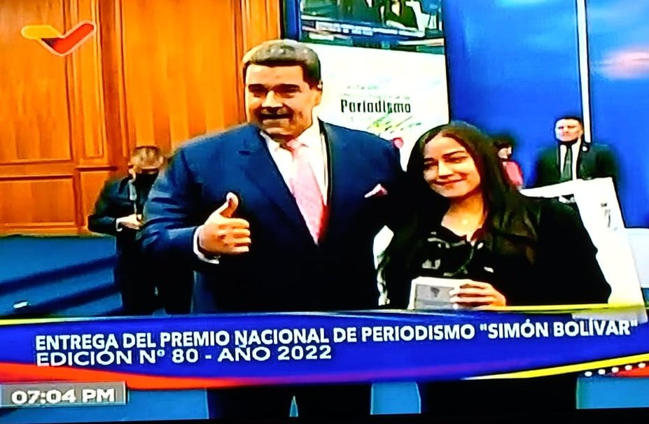 Enina4F_'s tweet photo. Hoy celebramos tu triunfo amiga y camarada @OrlenysOV toda la #TropaDigital se enorgullece al verte recibir por primera vez en Venezuela el #PremioNacionalDePeriodismo mención #Twuiter felices por ti, mereces este y muchos éxitos más, un abrazo inmenso, que Dios te bendiga 🥳 https://t.co/f3hXba4Yv8