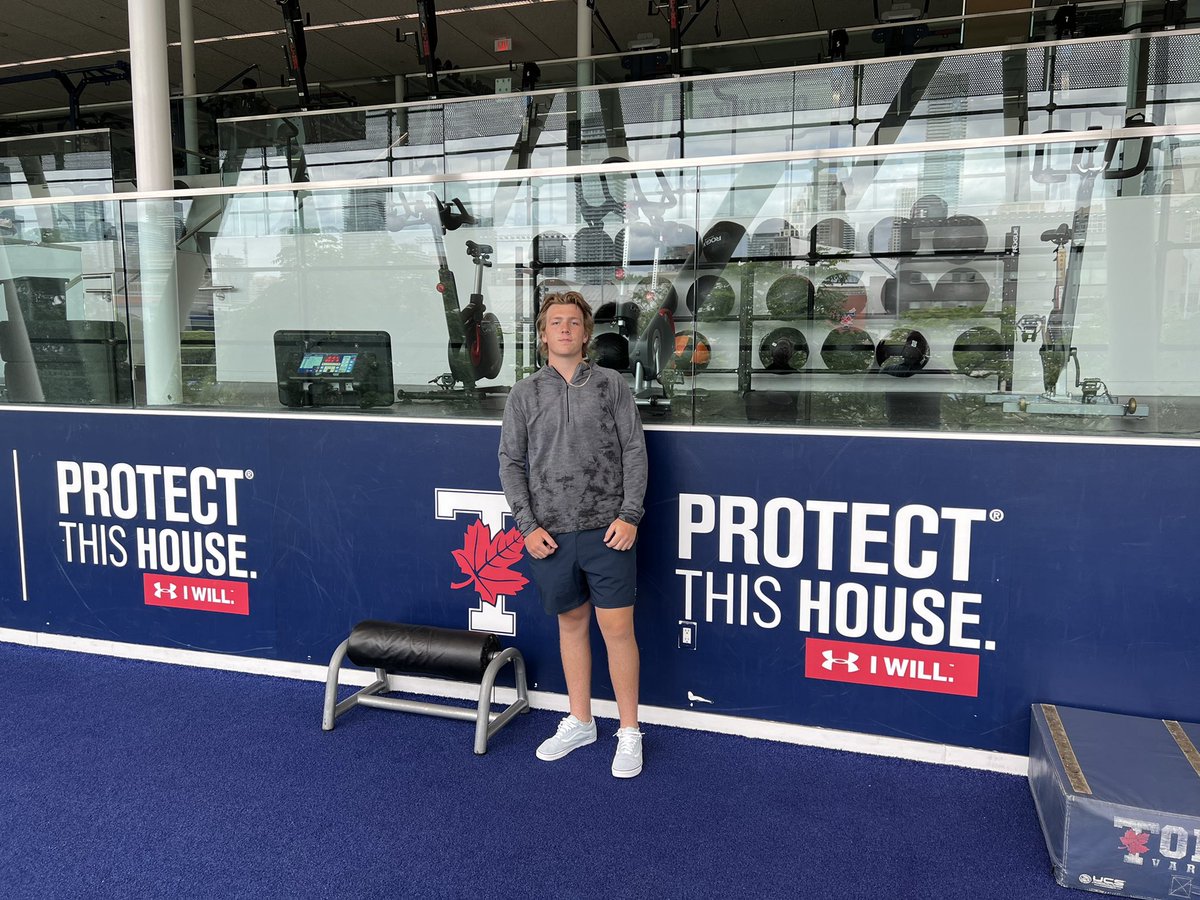 KaiGrose's tweet photo. Had a great unofficial visit at @UofTBluesFB Big thanks to @MullyFootball and Coach Marshall for showing what Varsity Blues FB has to offer. https://t.co/bbmijxpe1y