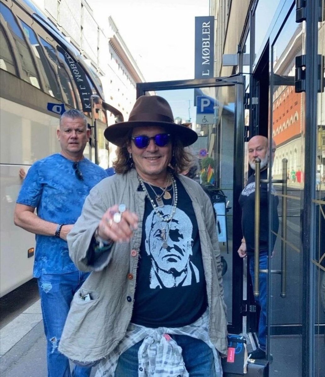 Because I need to Publish. I need to see Him Happy, being kind with his Fans. He is so Genuine.
Good Night, Warriors, Fighters, DeppHeads, DeppFamily, Deppfans, JohnnyDeppbeginnings.
Have a peaceful night and sweet dreams.
I love you All.
😘😘😘😘😘😘😘😘😘♥️♥️♥️♥️♥️♥️♥️♥️♥️