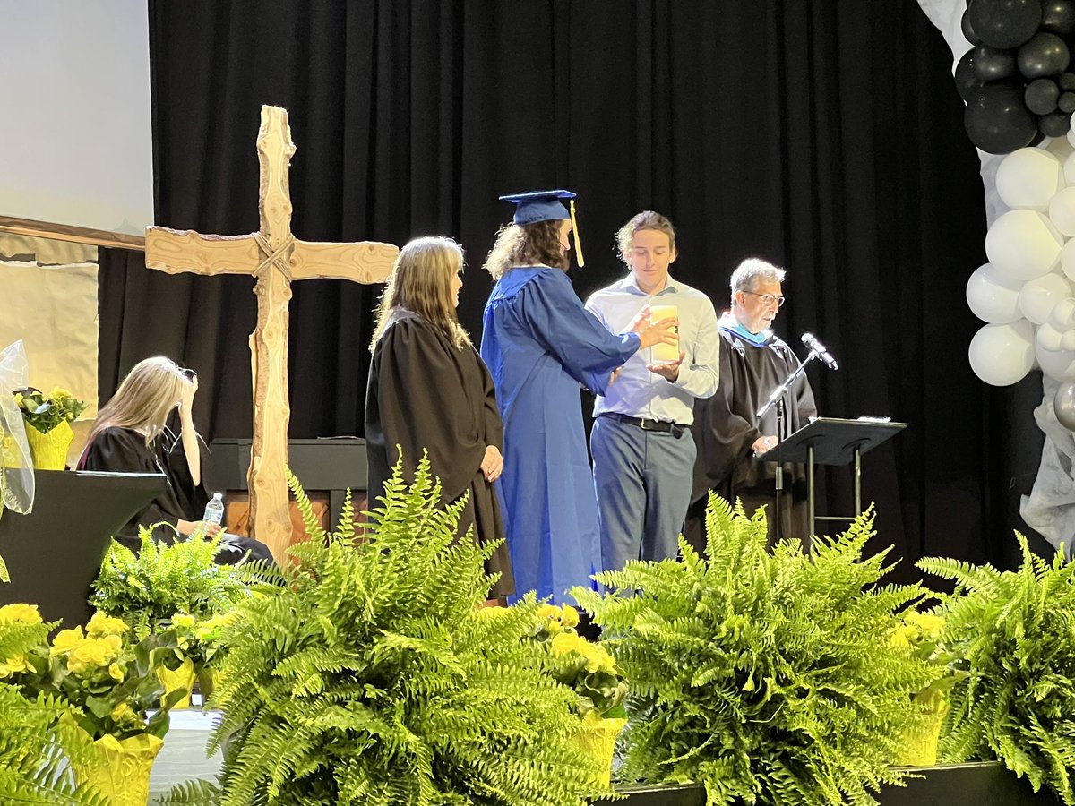 nottenloretta's tweet photo. The excitement and anticipation is palpable as the @StBenedictCSS graduation gets underway. The passing of the light symbolizes the bonds that tie and the faith that roots all we do. @WCDSBNewswire #SentToBuild https://t.co/08MKq0knAG