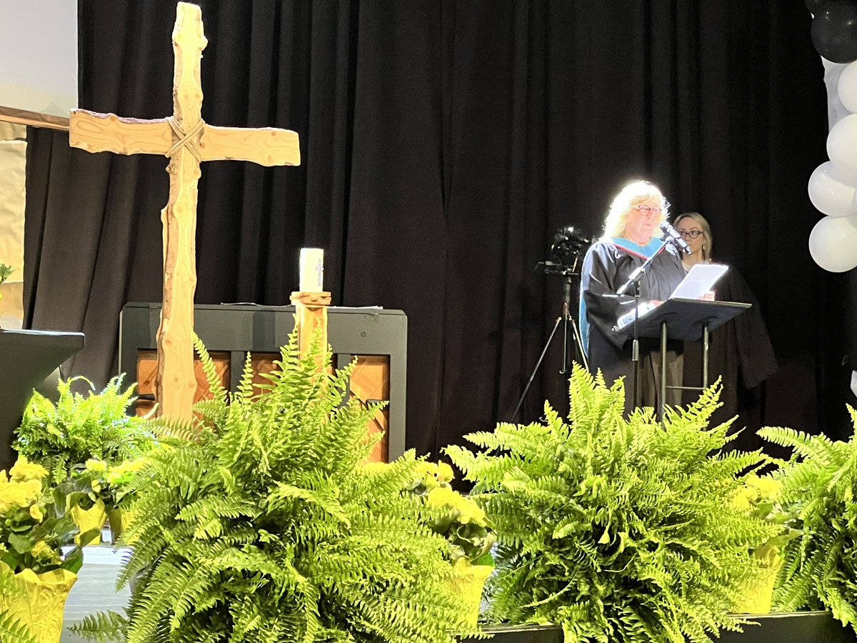 nottenloretta's tweet photo. The excitement and anticipation is palpable as the @StBenedictCSS graduation gets underway. The passing of the light symbolizes the bonds that tie and the faith that roots all we do. @WCDSBNewswire #SentToBuild https://t.co/08MKq0knAG