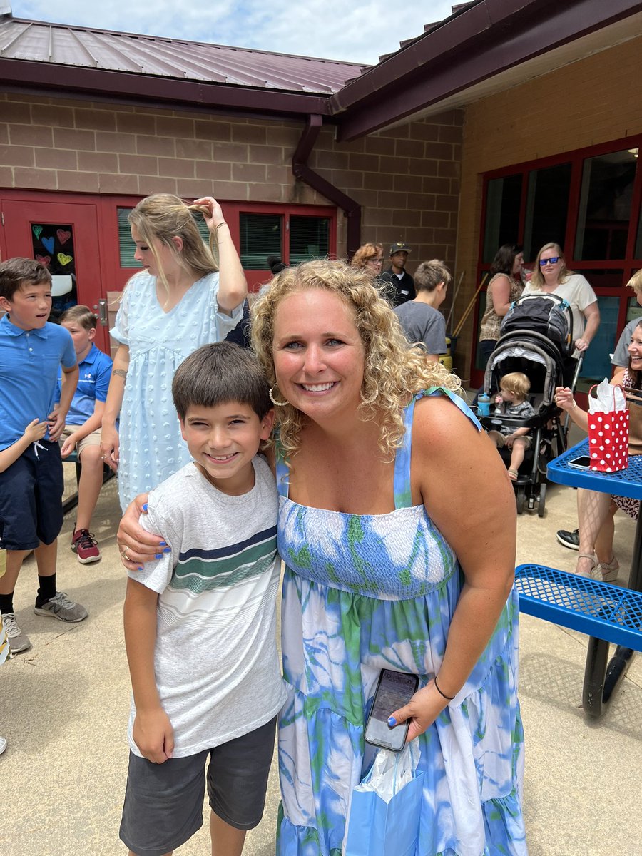 Mrs. W in 1st tweet media